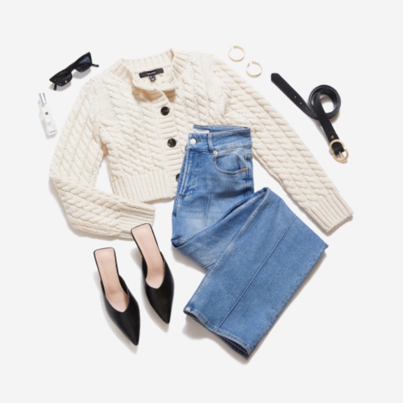 Curated Style Box - 4-6 Items 🎉 - Picture 3 of 16